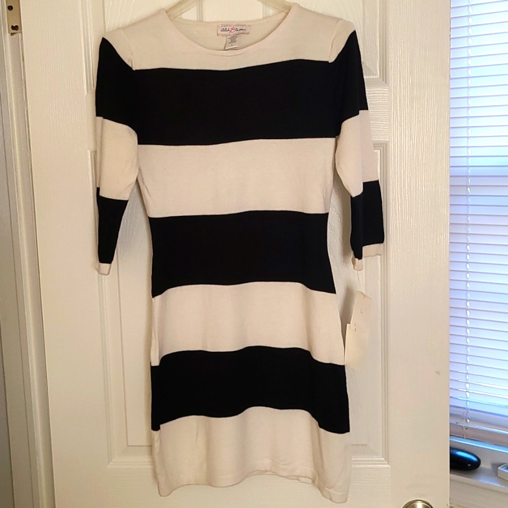 NWT Black and white sweater dress Size Large